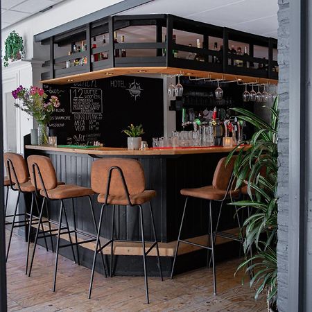 Hotel-Restaurant De Walvisvaarder Hollum  Exterior foto